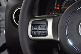 2013款Jeep自由客2.4L炫黑运动版