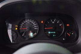 2013款Jeep自由客2.4L炫黑运动版