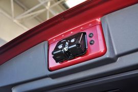 2013款Jeep指南者2.4L炫黑导航版