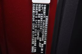 2013款Jeep指南者2.4L炫黑导航版