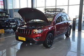 2013款Jeep指南者2.4L炫黑导航版