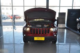 2013款Jeep指南者2.4L炫黑导航版
