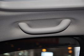 2013款Jeep指南者2.4L炫黑导航版