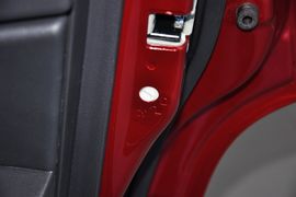 2013款Jeep指南者2.4L炫黑导航版