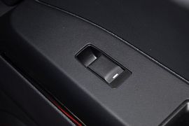 2013款Jeep指南者2.4L炫黑导航版