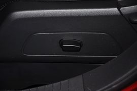 2013款Jeep指南者2.4L炫黑导航版