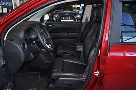 2013款Jeep指南者2.4L炫黑导航版
