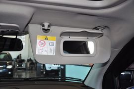 2013款Jeep指南者2.4L炫黑导航版