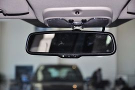 2013款Jeep指南者2.4L炫黑导航版