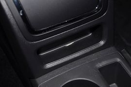 2013款Jeep指南者2.4L炫黑导航版