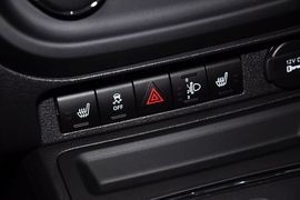 2013款Jeep指南者2.4L炫黑导航版