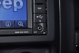 2013款Jeep指南者2.4L炫黑导航版