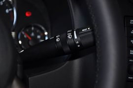 2013款Jeep指南者2.4L炫黑导航版