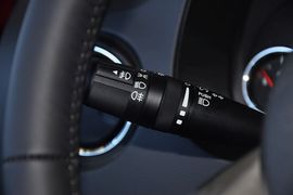 2013款Jeep指南者2.4L炫黑导航版