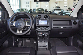 2013款Jeep指南者2.4L炫黑导航版