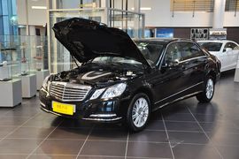 2013款奔驰E300L优雅型