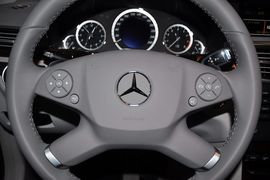 2013款奔驰E300L优雅型