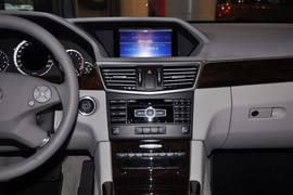 2013款奔驰E300L优雅型