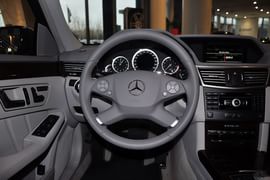 2013款奔驰E300L优雅型