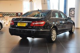 2013款奔驰E300L优雅型