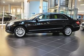 2013款奔驰E300L优雅型