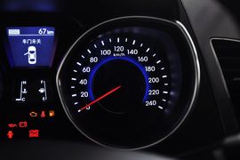 2012款现代朗动1.6L