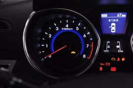 2012款现代朗动1.6L