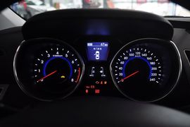 2012款现代朗动1.6L