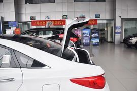 2011款现代索纳塔八2.0GLX自动豪华版