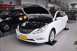 2011款现代索纳塔八2.0GLX自动豪华版
