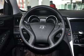2011款现代索纳塔八2.0GLX自动豪华版