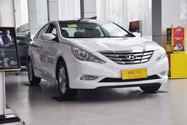 2011款现代索纳塔八2.0GLX自动豪华版