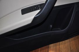 2013款大众全新桑塔纳1.6L自动舒适版
