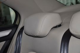 2013款大众全新桑塔纳1.6L自动舒适版