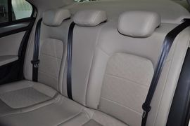 2013款大众全新桑塔纳1.6L自动舒适版