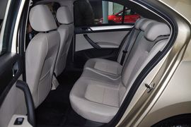 2013款大众全新桑塔纳1.6L自动舒适版