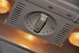 2013款大众全新桑塔纳1.6L自动舒适版