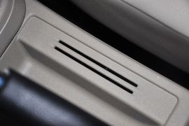 2013款大众全新桑塔纳1.6L自动舒适版