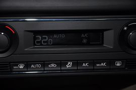 2013款大众全新桑塔纳1.6L自动舒适版