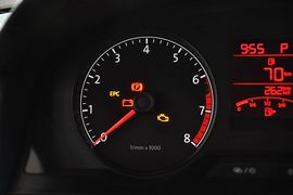 2013款大众全新桑塔纳1.6L自动舒适版