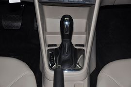 2013款大众全新桑塔纳1.6L自动舒适版