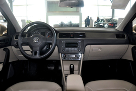 2013款大众全新桑塔纳1.6L自动舒适版