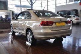 2013款大众全新桑塔纳1.6L自动舒适版