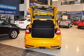 2013款福特福克斯ST