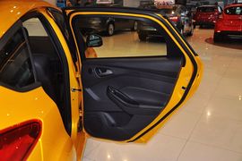 2013款福特福克斯ST