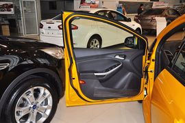 2013款福特福克斯ST