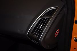 2013款福特福克斯ST