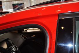 2012款福特福克斯两厢1.6L手动风尚型