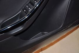2012款福特福克斯两厢1.6L手动风尚型