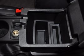 2012款福特福克斯两厢1.6L手动风尚型